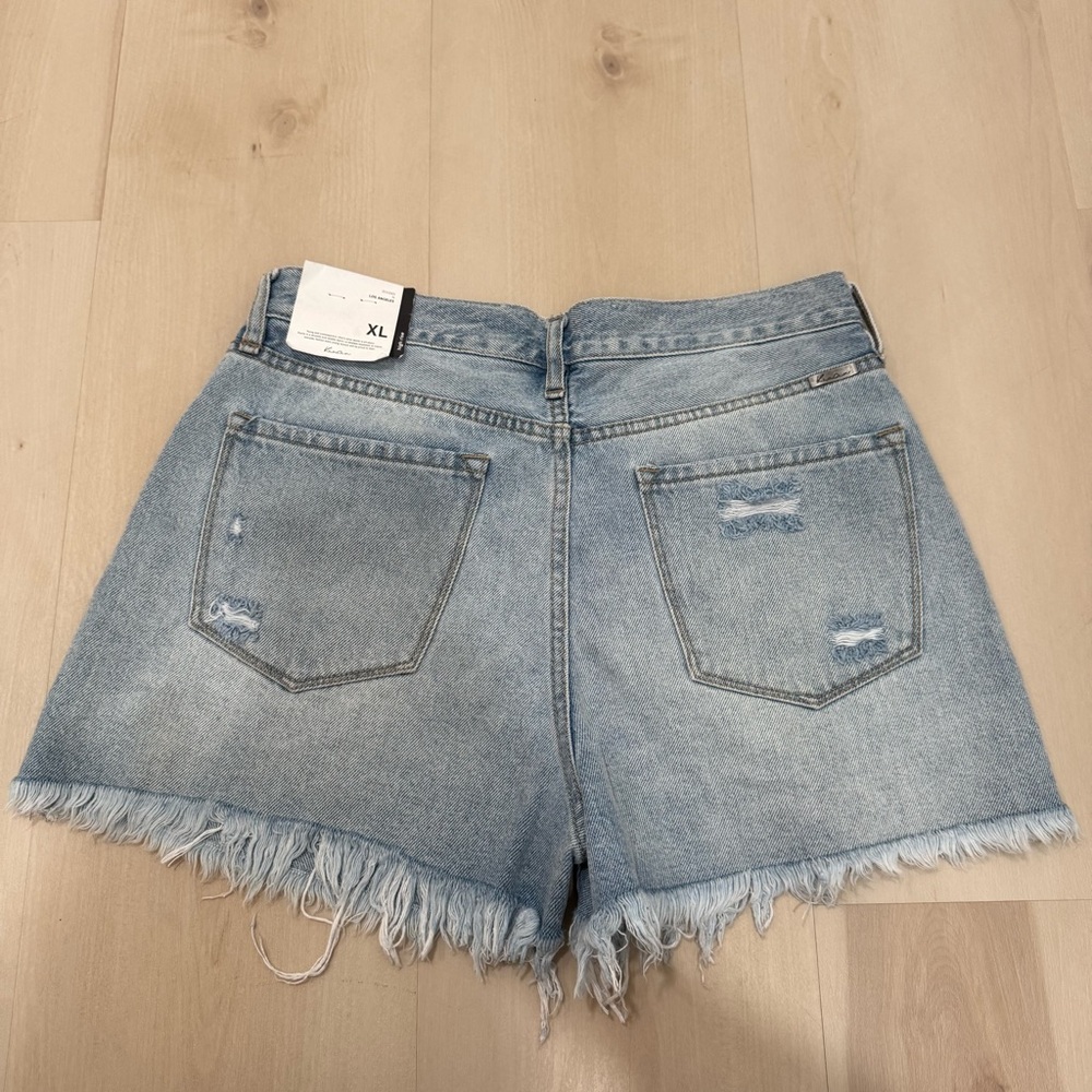 NWT KanCan Leandra High Rise Crossover Shorts Denim Raw Hem Women's XL *Flaw* - Picture 11 of 16